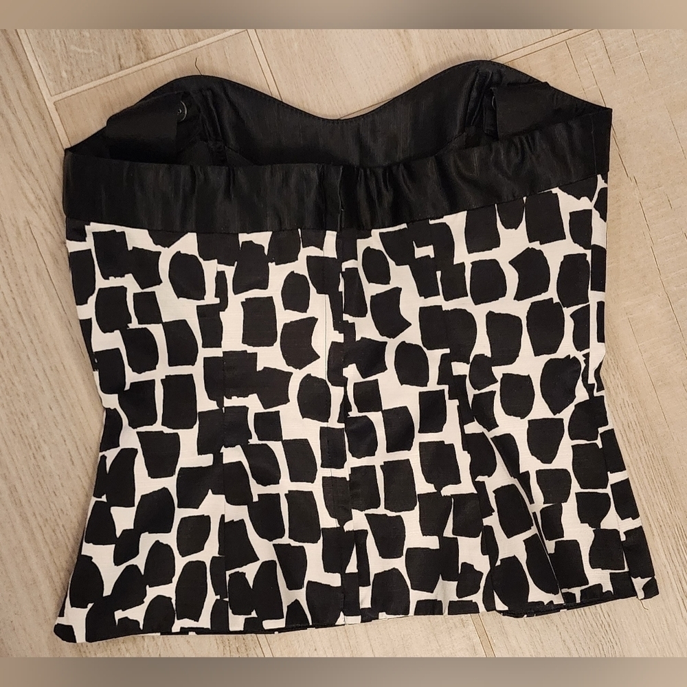 White House Black Market Abstract Black and White Bustier - Picture 7 of 8